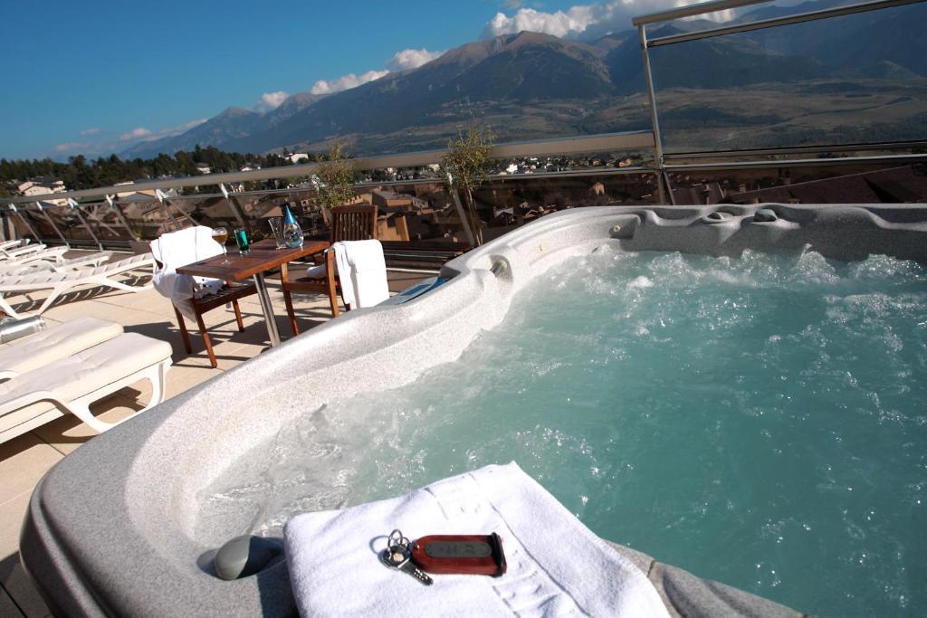 Hotel Le Grand Tetras Font-Romeu-Odeillo-Via Oda fotoğraf