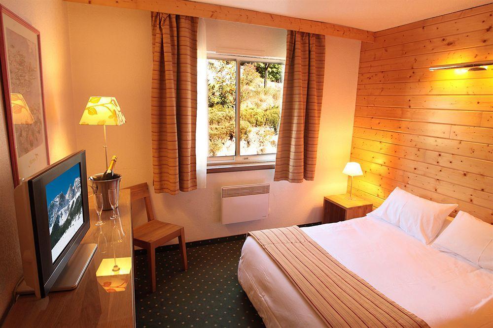 Hotel Le Grand Tetras Font-Romeu-Odeillo-Via Dış mekan fotoğraf